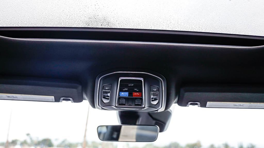 New 2025 Jeep Grand Cherokee L Altitude image 17