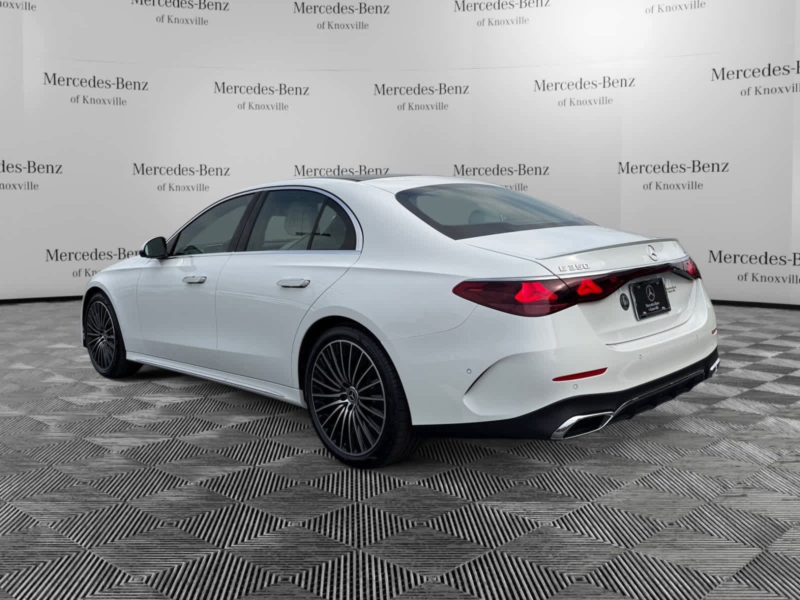 Used 2026 Mercedes-Benz E 350 4MATIC Sedan image 3