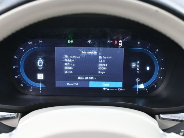 Used 2023 Volvo XC60 B5 Plus w/ Protection Package Premier image 12