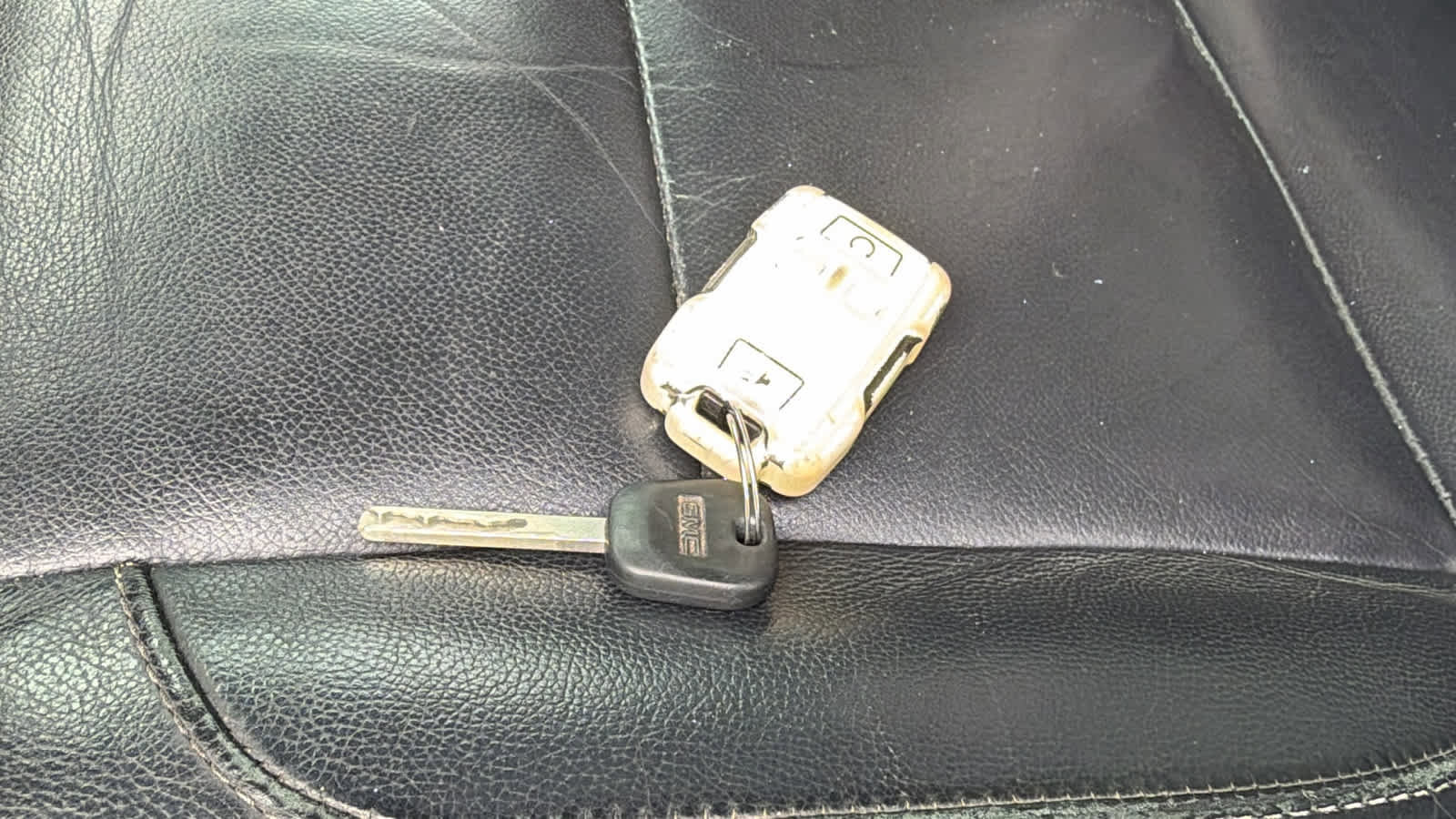 Used 2017 GMC Sierra 2500 SLT w/ Suspension Package, Off-Road image 20