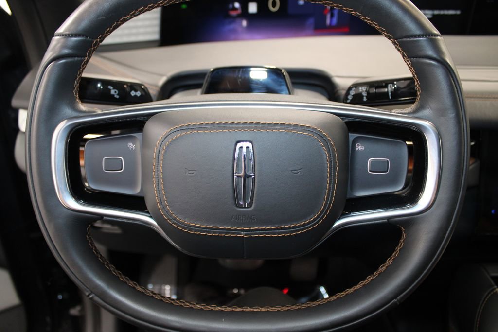Used 2025 Lincoln Navigator Black Label AWD/4WD image 44