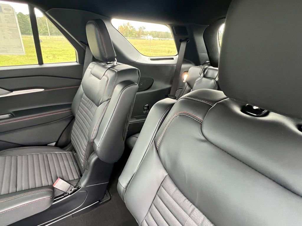 New 2026 Ford Explorer ST-Line w/ ST-Line Street Pack image 15