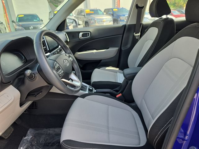 Used 2024 Hyundai Venue SEL FWD image 14