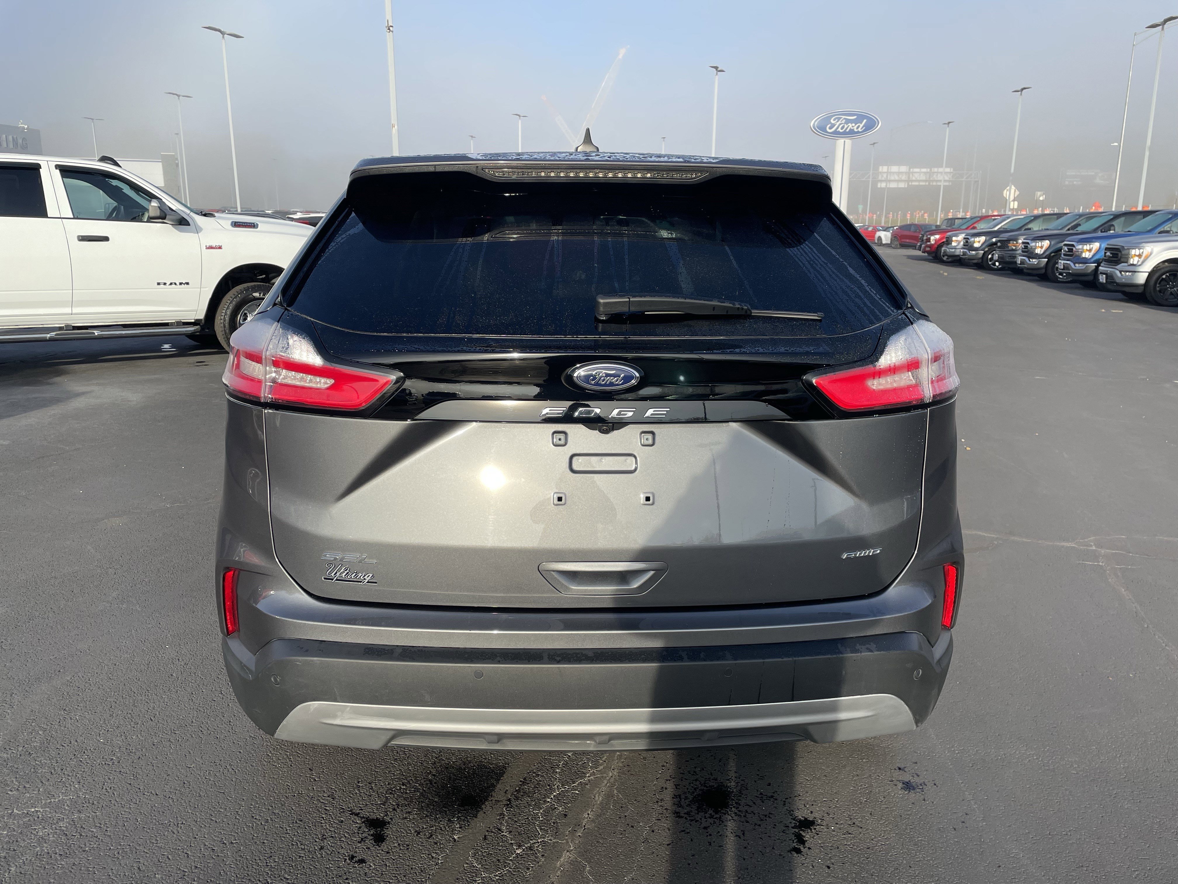 Used 2024 Ford Edge SEL w/ Convenience Package image 4