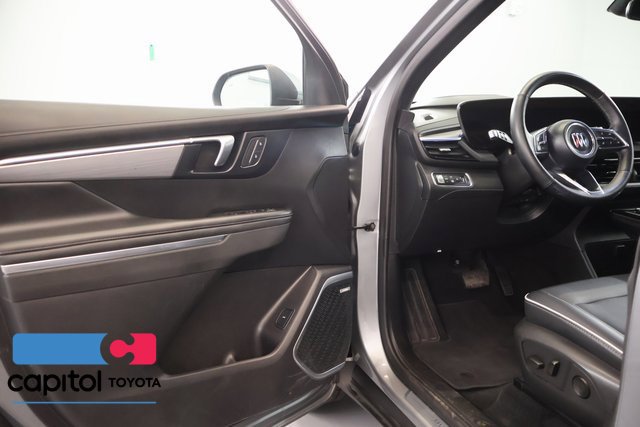 Used 2025 Buick Enclave Preferred AWD/4WD image 8