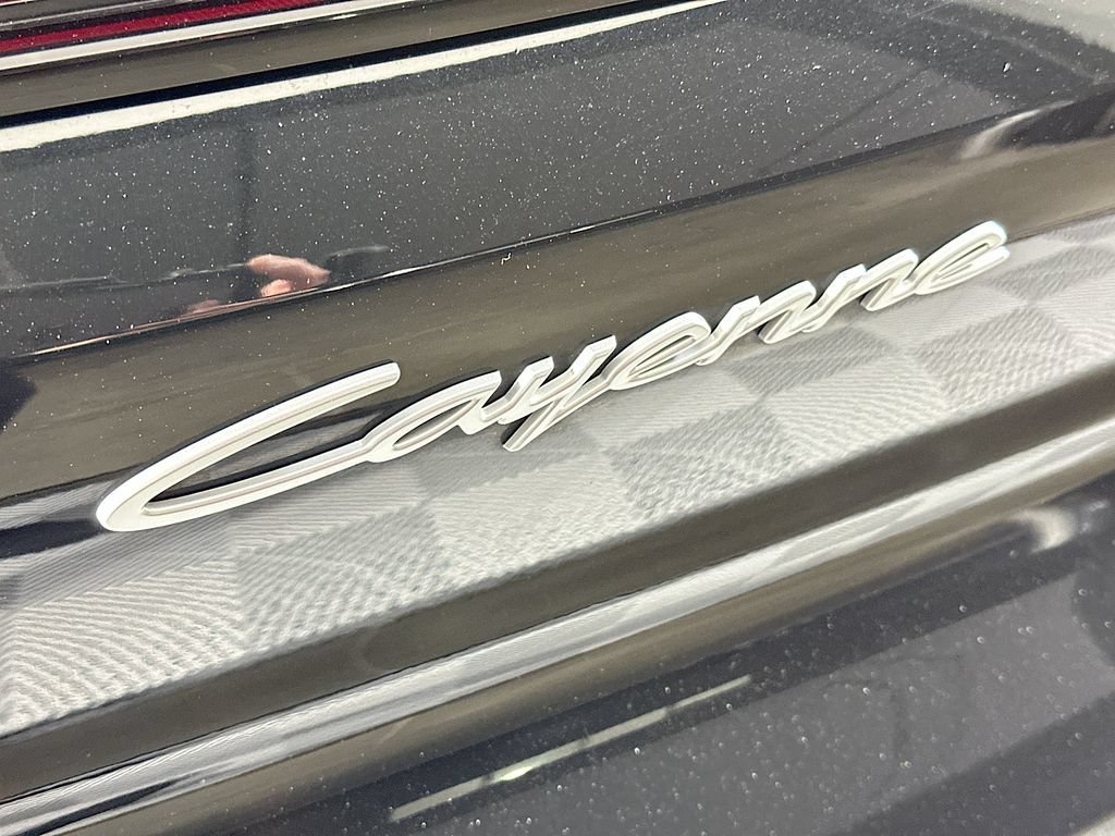 Certified 2024 Porsche Cayenne AWD/4WD image 34
