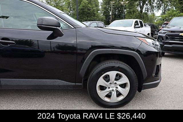 Used 2024 Toyota RAV4 LE image 12