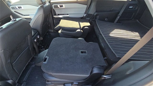 Used 2022 Ford Explorer XLT w/ Equipment Group 202A image 28