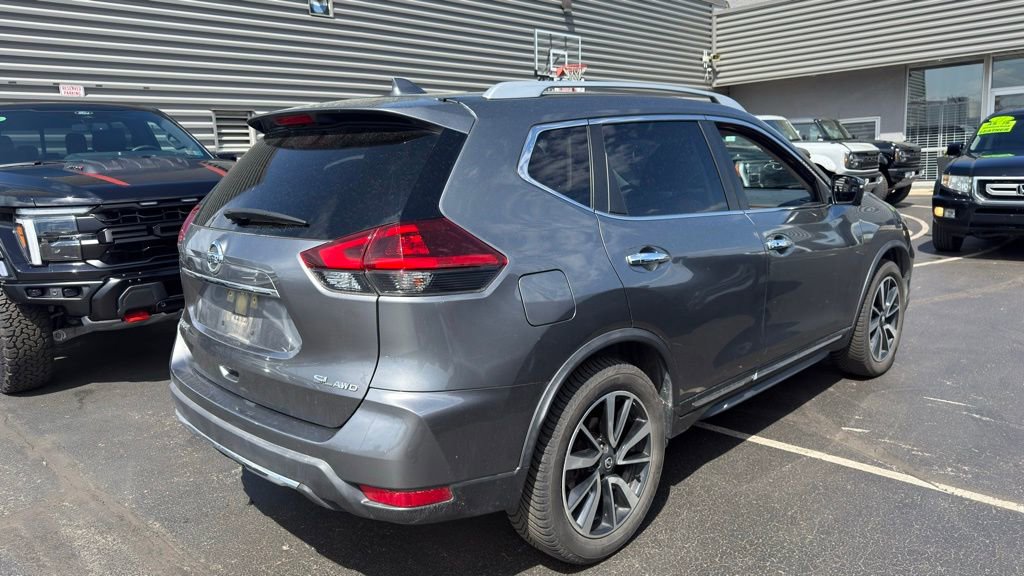 Used 2018 Nissan Rogue SL w/ Premium Package image 3