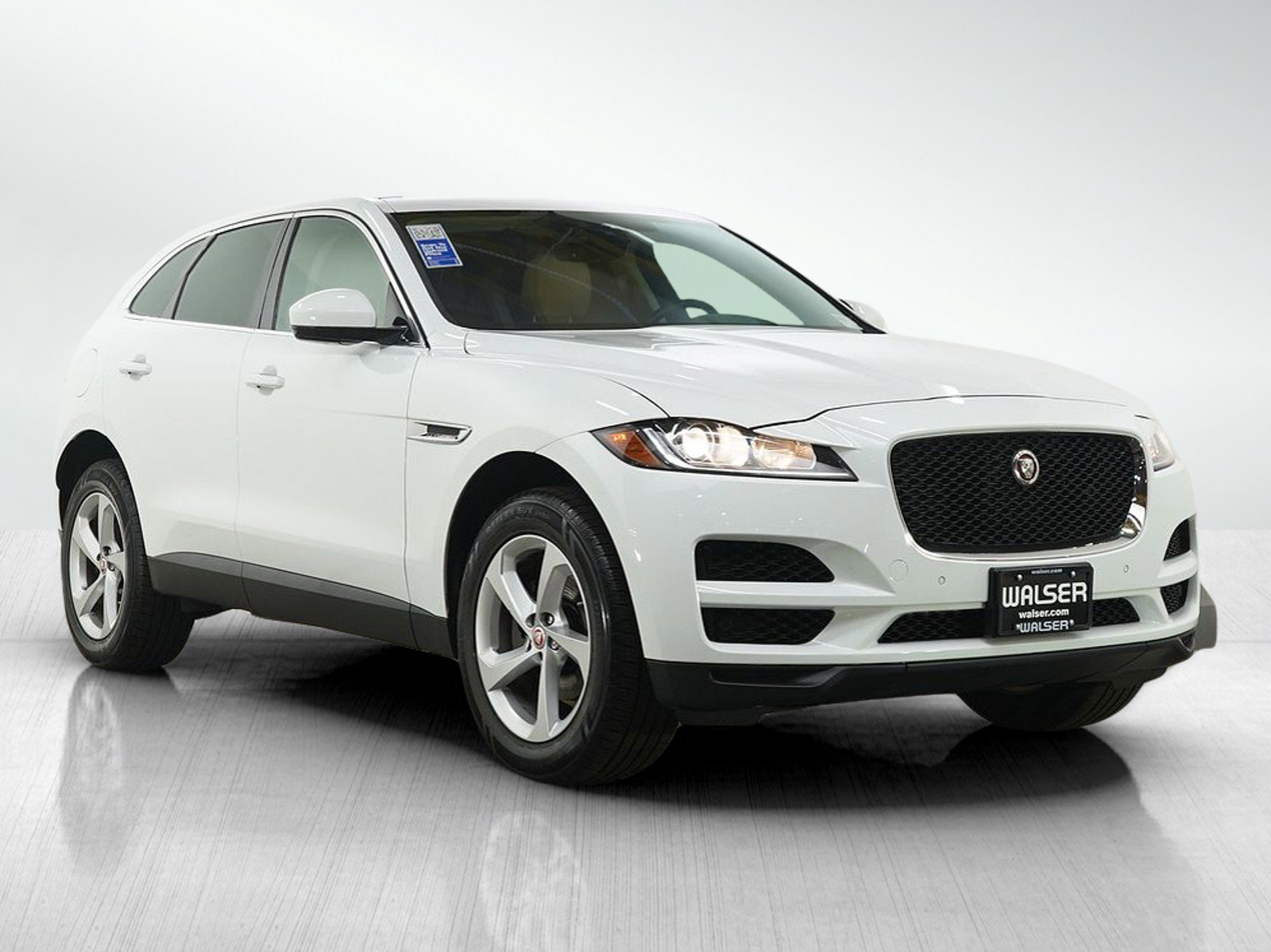 Used 2020 Jaguar F-PACE Premium image 7