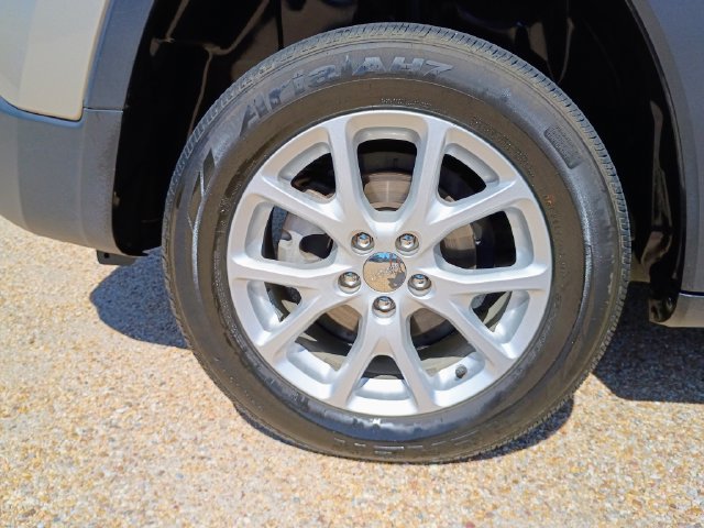 Used 2014 Jeep Cherokee Sport FWD image 18