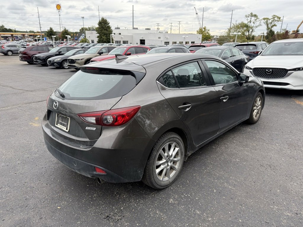 Used 2016 MAZDA MAZDA3 i Touring w/ Popular Equipment Package image 3