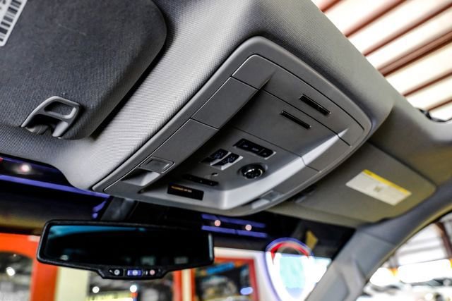 Used 2018 GMC Yukon Denali image 25