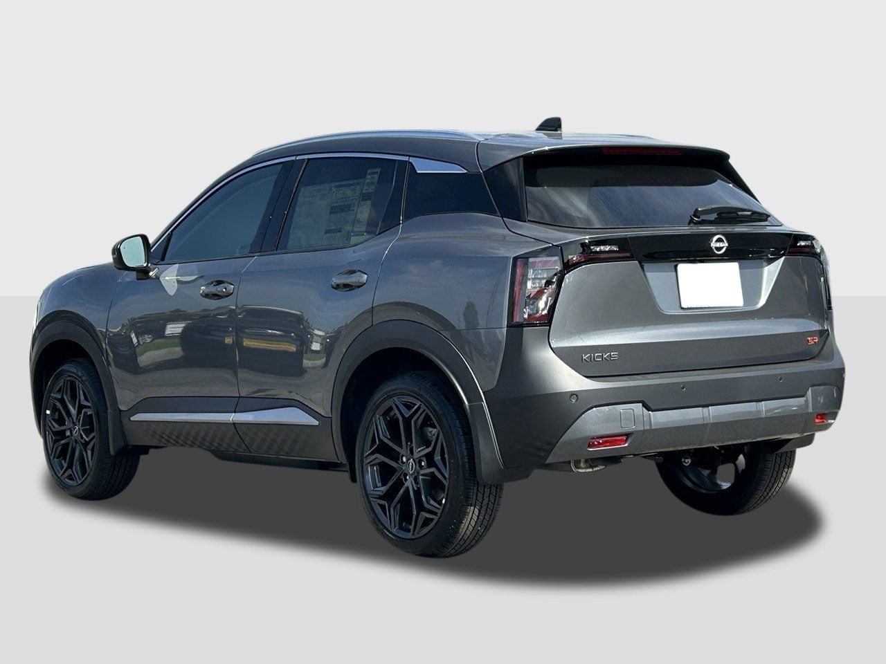 New 2026 Nissan Kicks SR FWD image 2