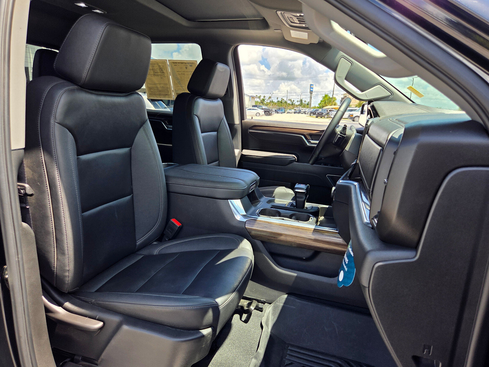 Certified 2025 Chevrolet Silverado 1500 LT Trail Boss w/ Convenience Package II AWD/4WD image 18