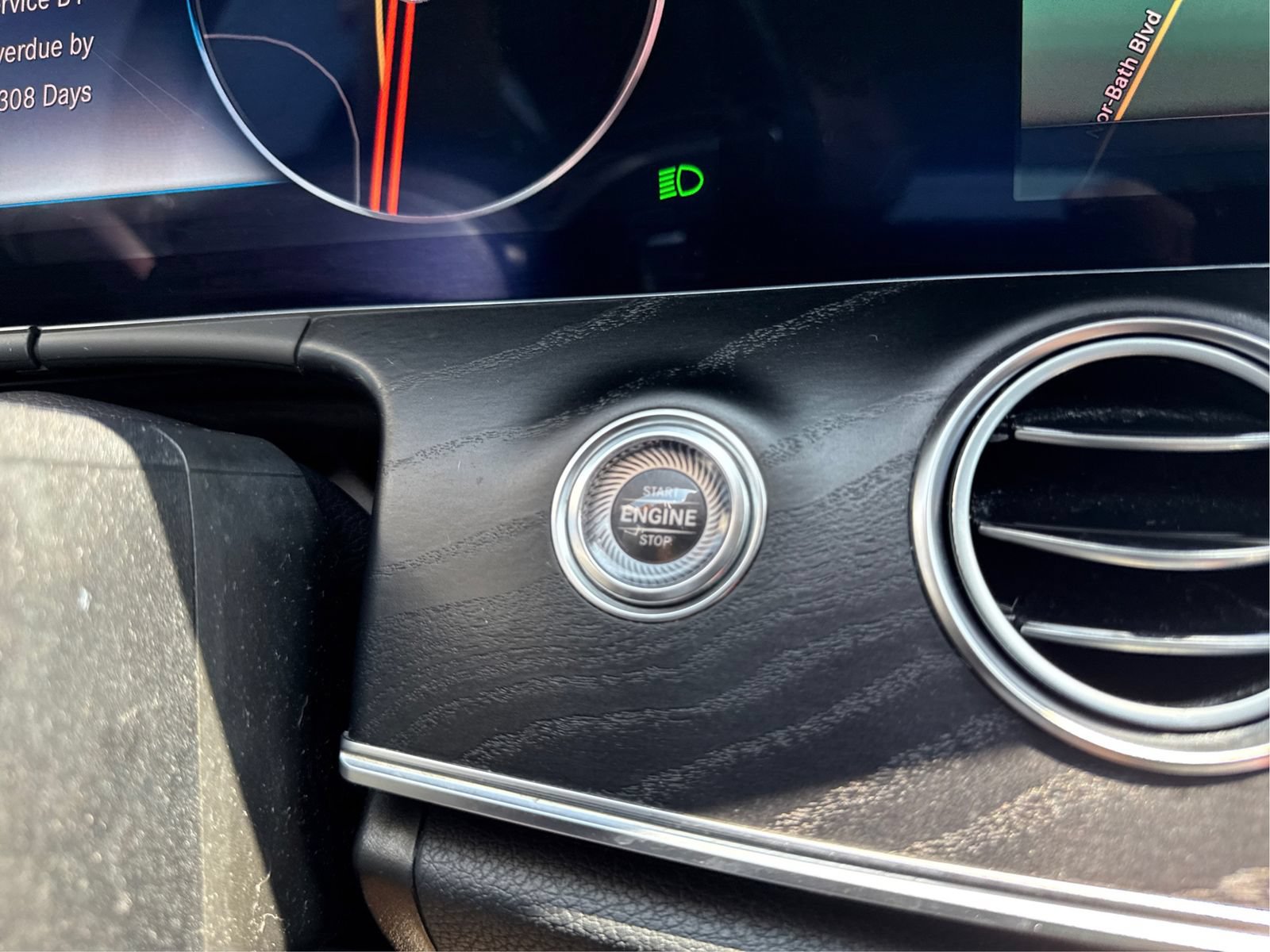 Used 2018 Mercedes-Benz E 300 4MATIC image 31