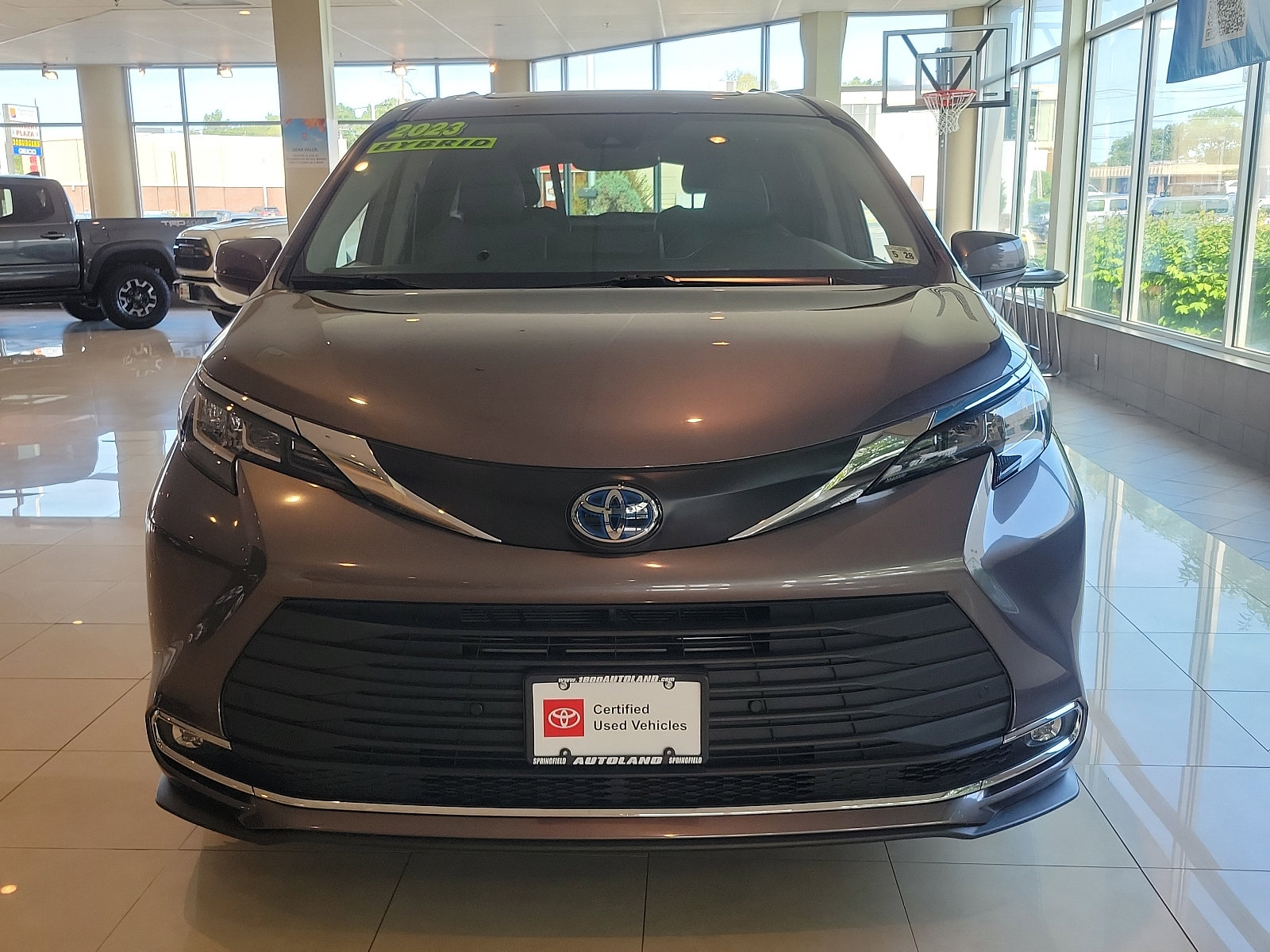 Certified 2023 Toyota Sienna XLE image 2