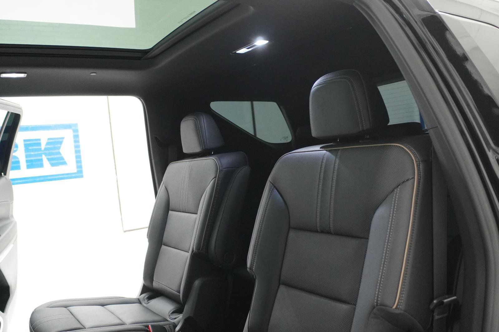 Used 2026 Chevrolet Traverse High Country w/ LPO, Floor Liner Package FWD image 42