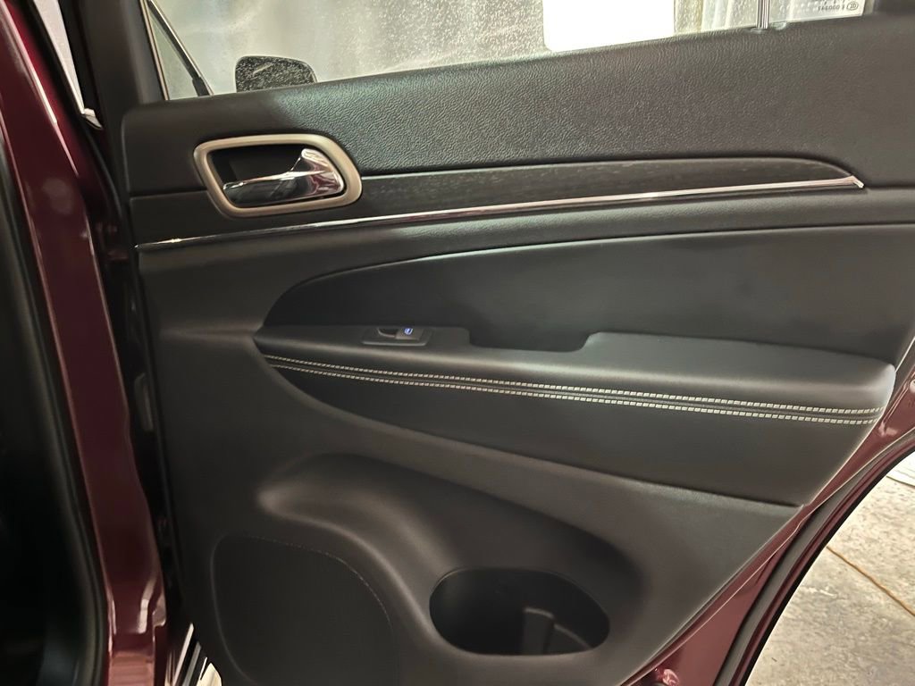 Used 2017 Jeep Grand Cherokee Limited w/ Trailer Tow Group IV image 25