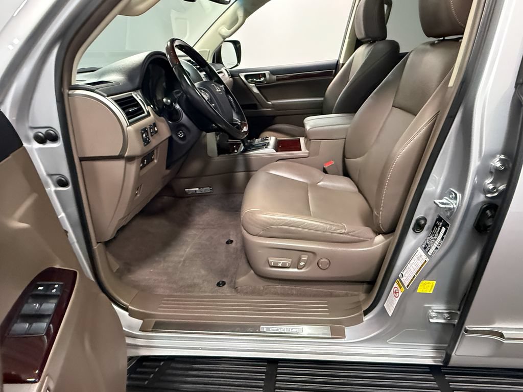 Used 2017 Lexus GX 460 Luxury AWD/4WD image 57