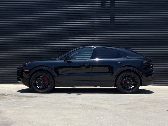 Certified 2025 Porsche Cayenne S AWD/4WD image 2