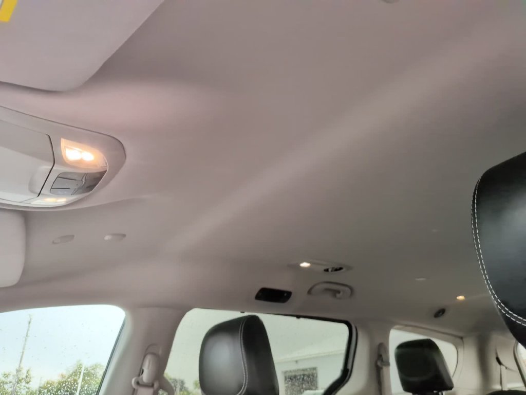 Used 2024 Chrysler Pacifica Touring-L FWD image 25