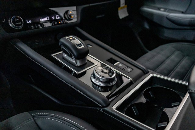 New 2025 Mitsubishi Outlander SE image 14