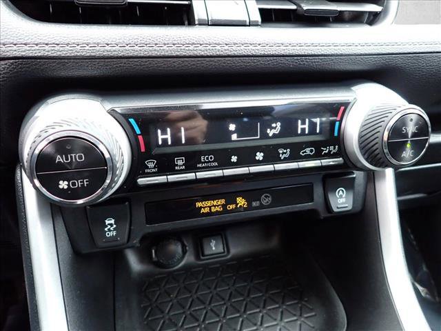 Used 2021 Toyota RAV4 XLE w/ Convenience Package FWD image 21