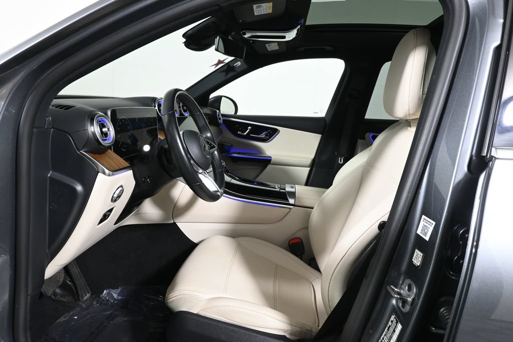 Used 2023 Mercedes-Benz GLC 300 4MATIC image 3