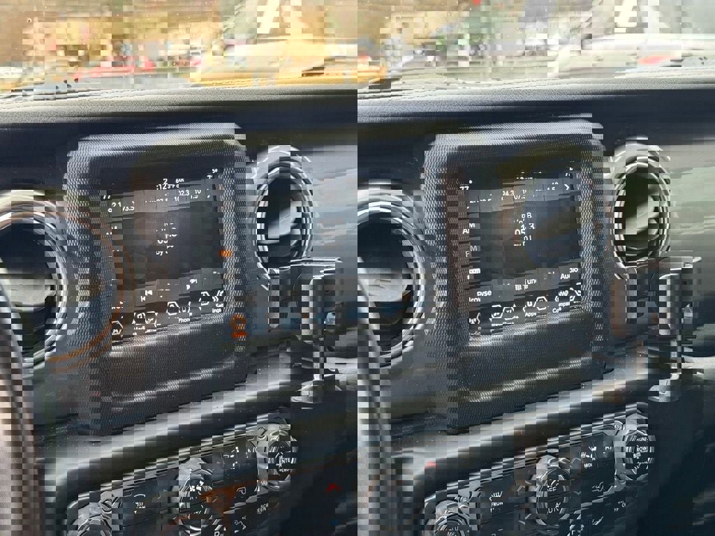 Used 2020 Jeep Wrangler Unlimited Sahara w/ Safety Group image 26