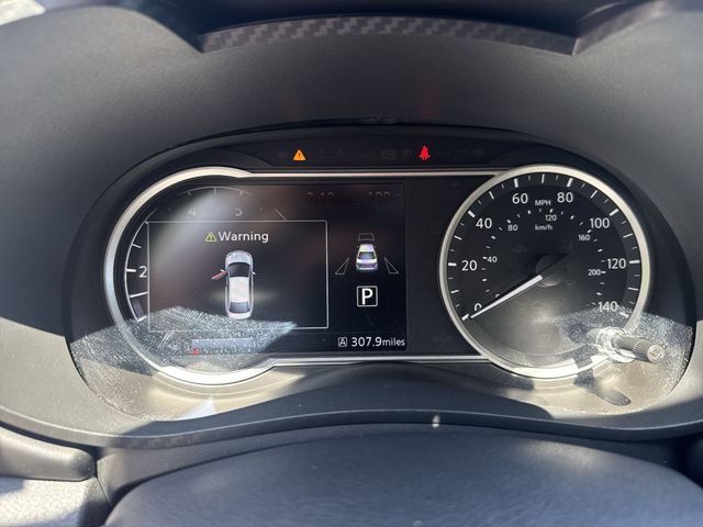 Certified 2025 Nissan Versa SR w/ Trunk Package FWD image 18