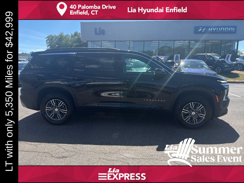 Used 2026 Chevrolet Traverse LT w/ Driver Confidence Package AWD/4WD image 2