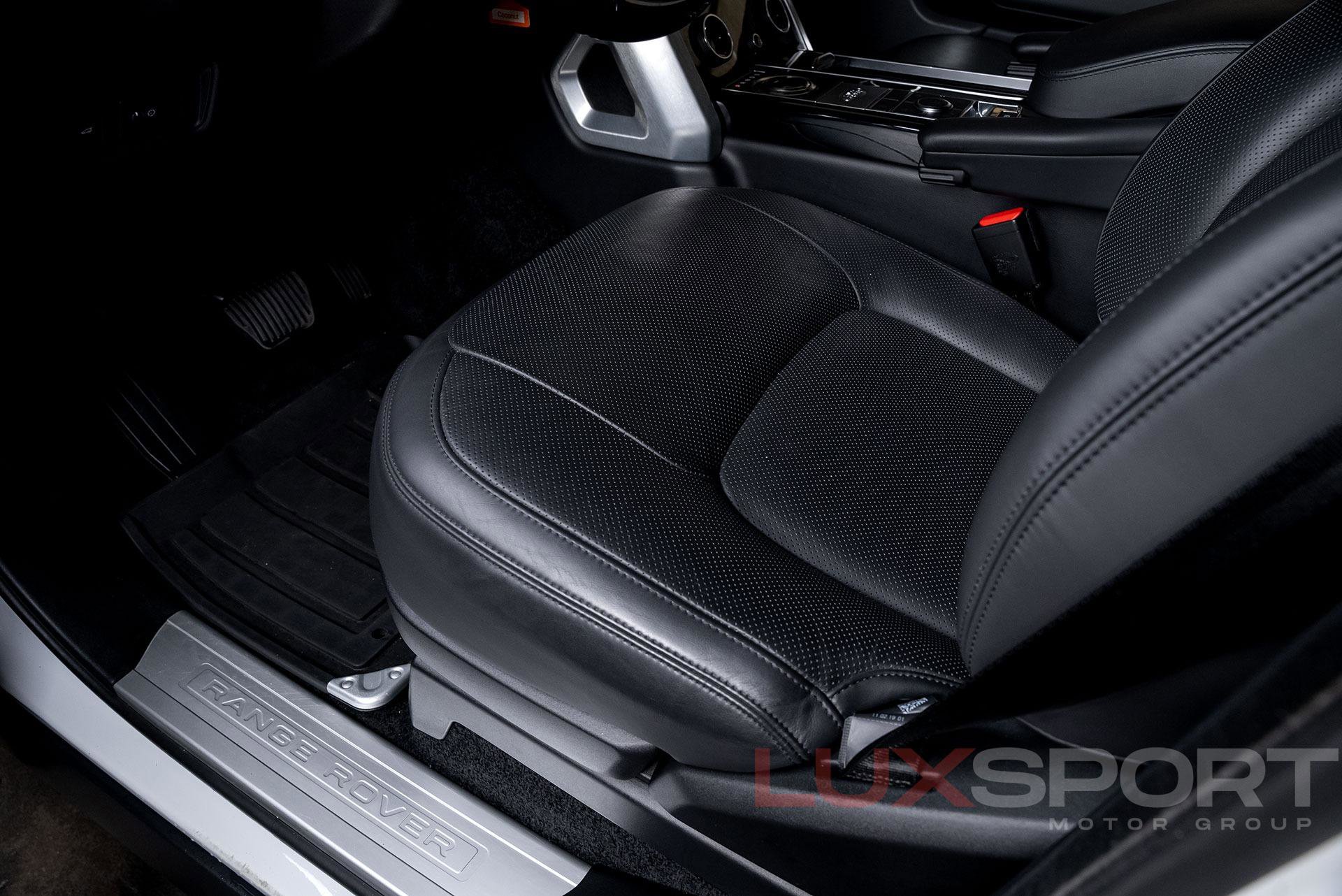 Used 2019 Land Rover Range Rover HSE image 25