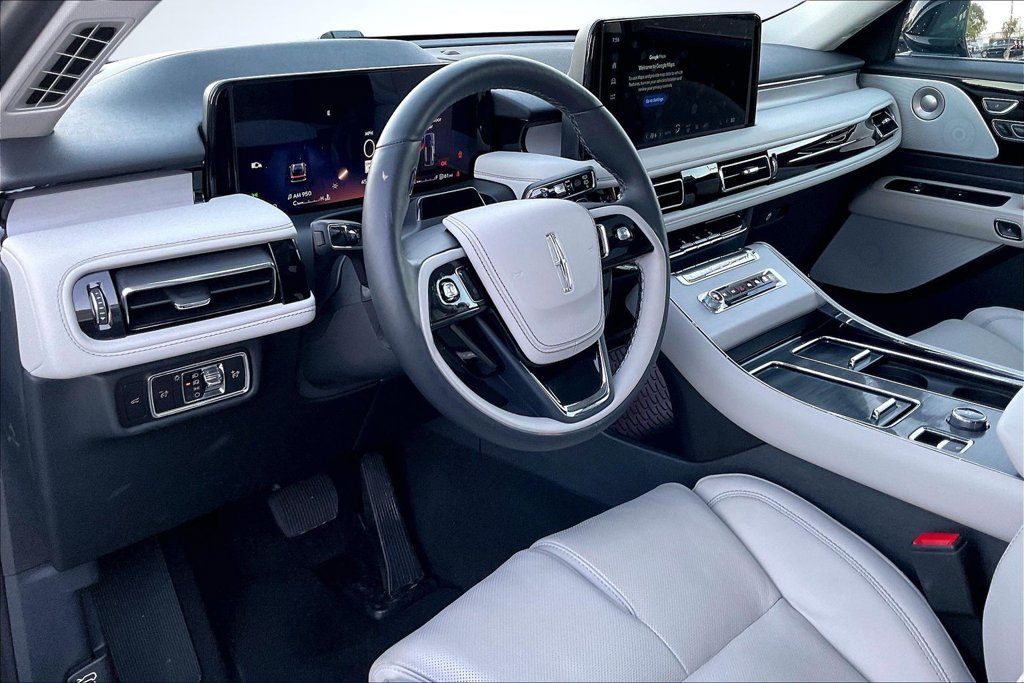 Used 2026 Lincoln Aviator Reserve w/ Luxury Package RWD image 18