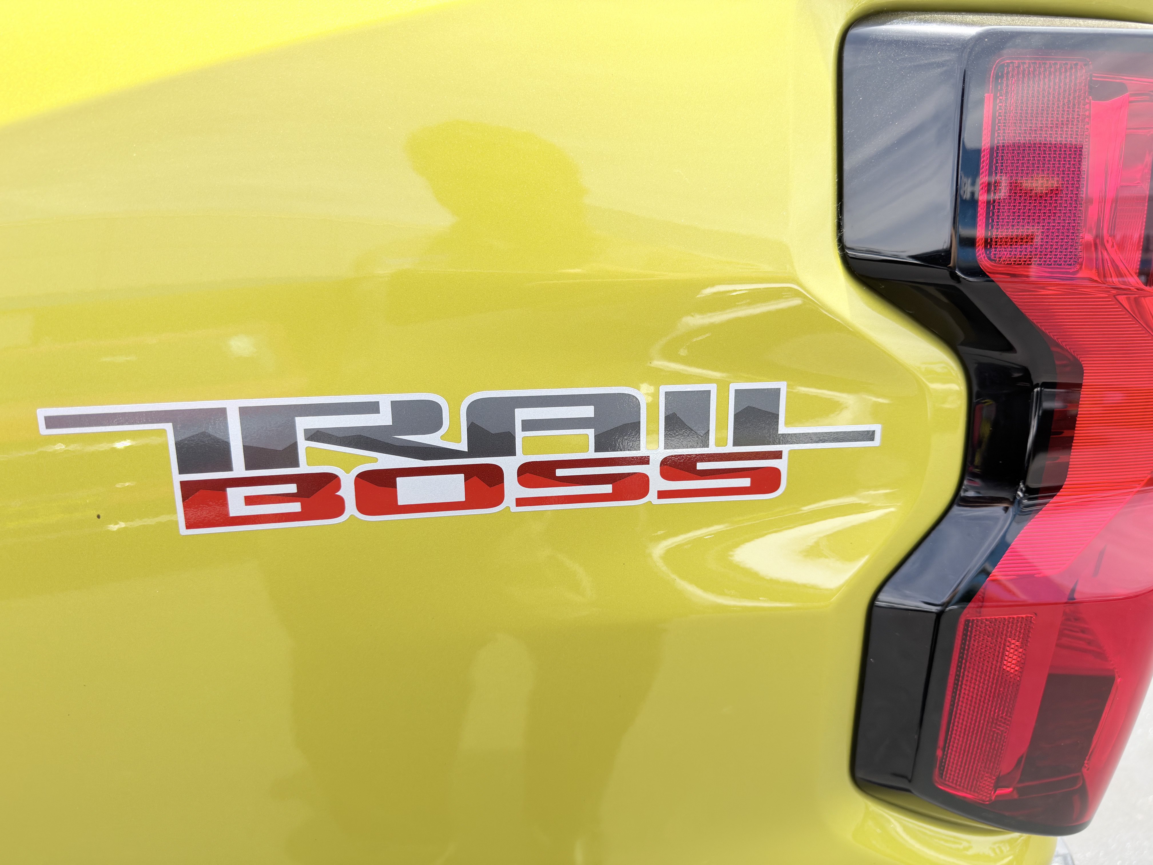 Used 2024 Chevrolet Colorado Trail Boss w/ LPO, Dark Essentials Package AWD/4WD image 48