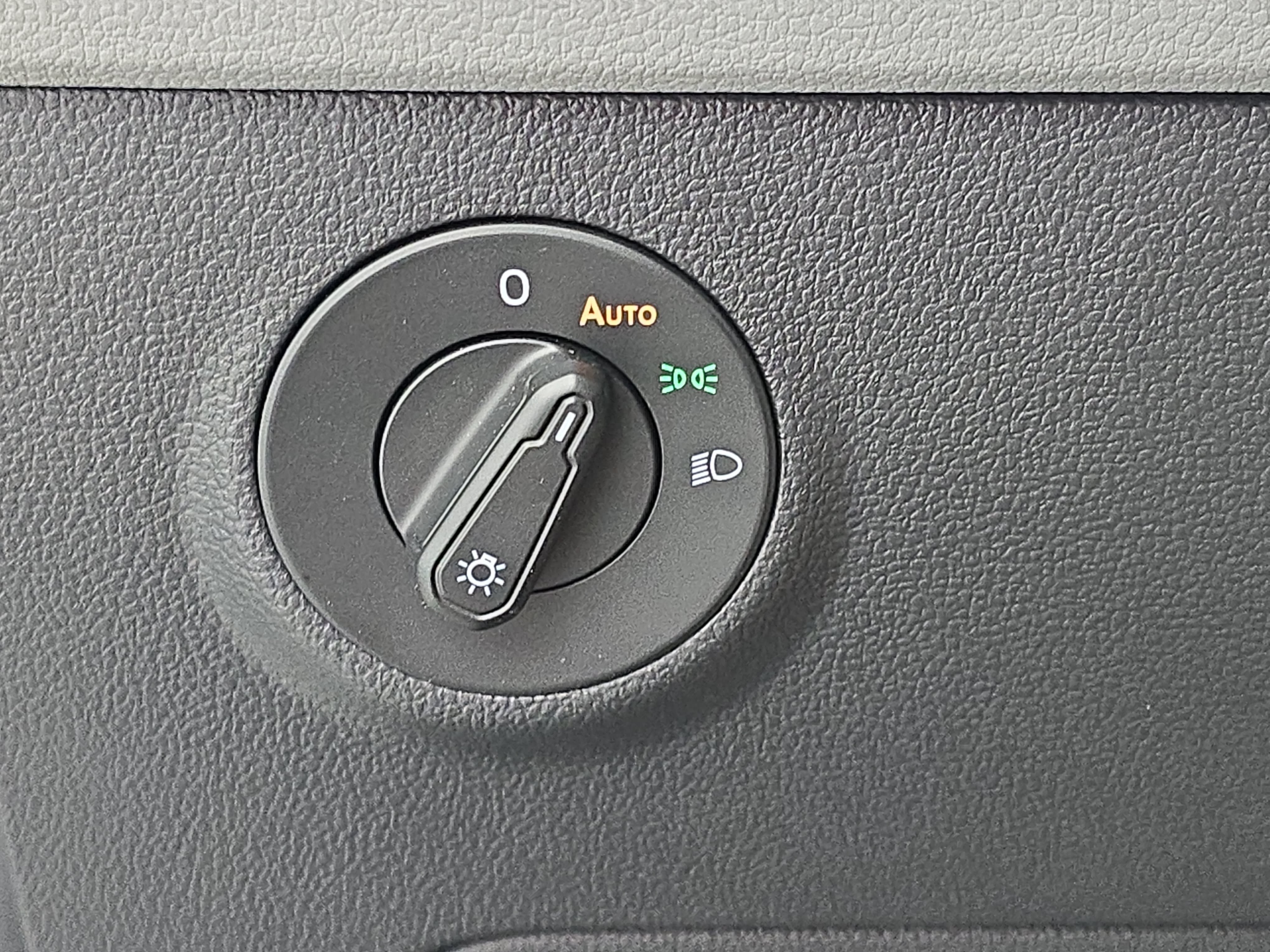 Certified 2023 Volkswagen Taos S FWD image 25