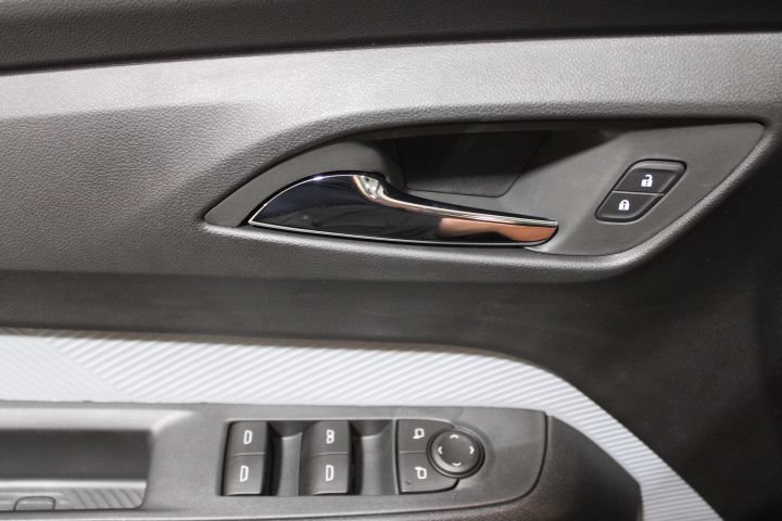 New 2027 Chevrolet Bolt LT w/ Comfort Package FWD image 16