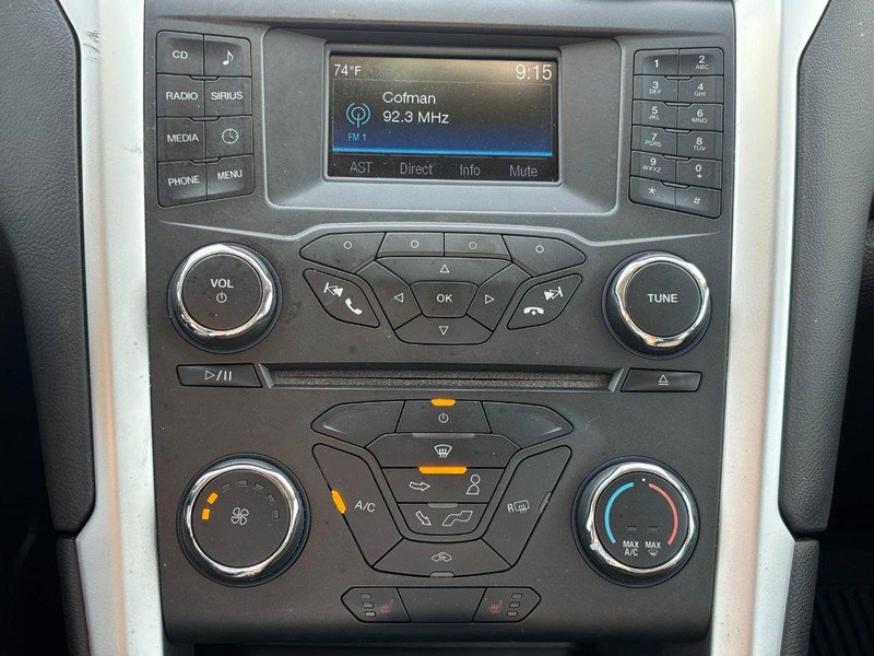 Used 2016 Ford Fusion SE w/ SE Cold Weather Package image 21