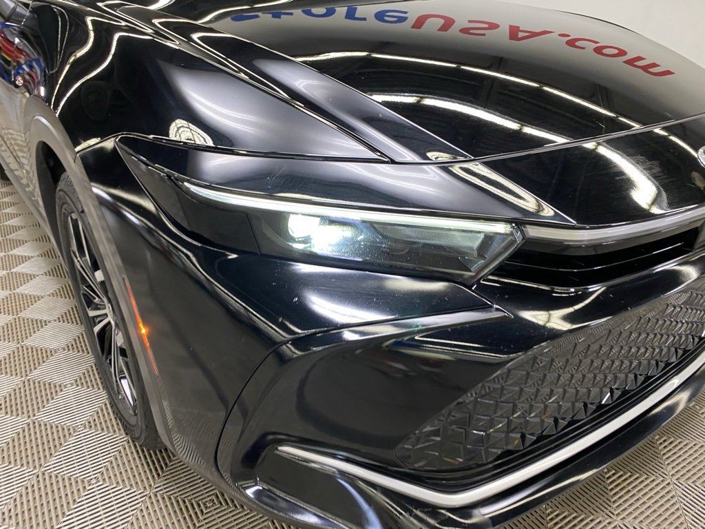 Used 2024 Toyota Crown image 3