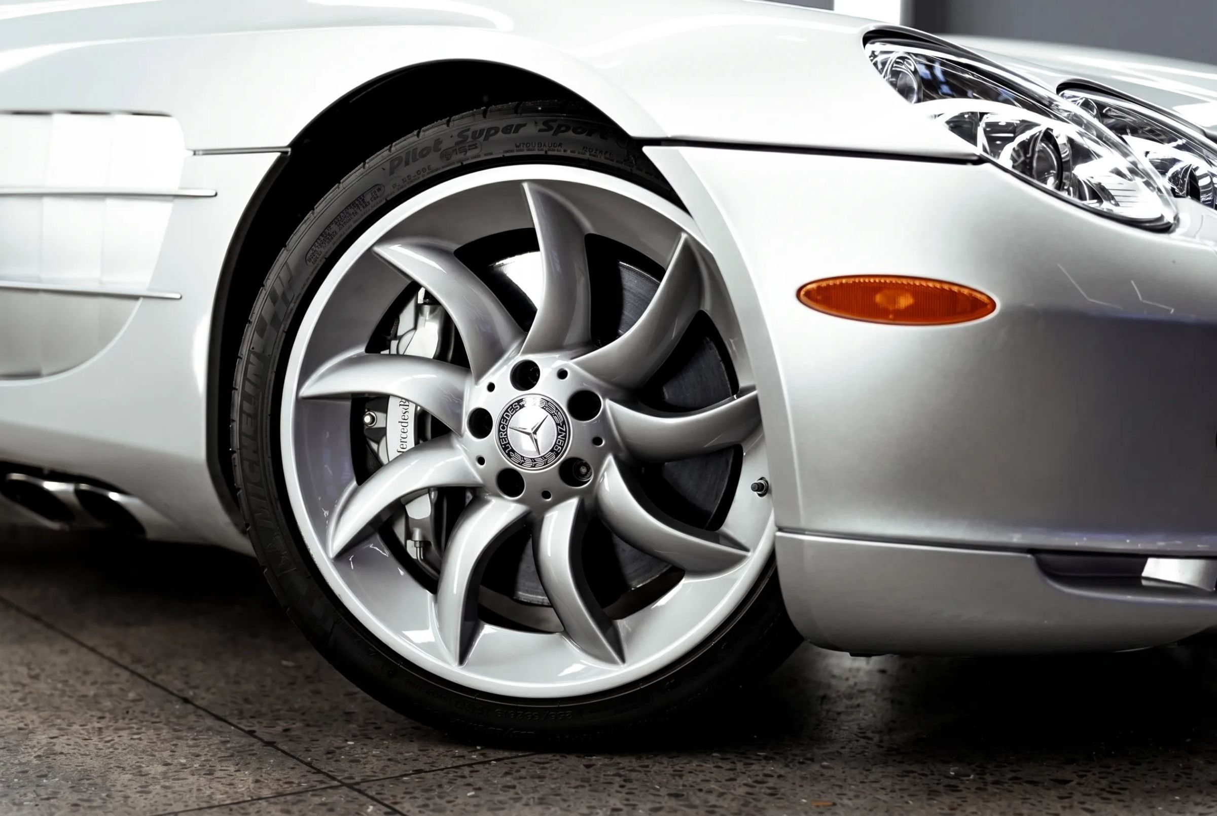 Used 2006 Mercedes-Benz SLR image 32
