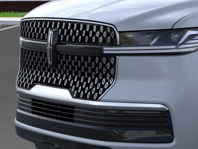 New 2026 Lincoln Navigator L Premier AWD/4WD image 17