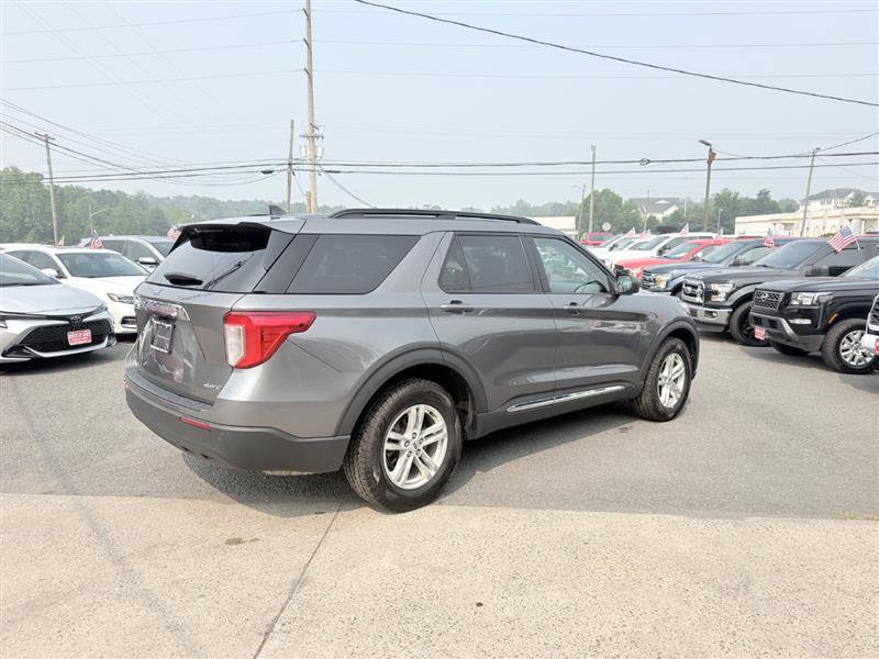 Used 2023 Ford Explorer XLT AWD/4WD image 6