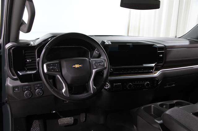 Used 2025 Chevrolet Silverado 1500 LT image 7