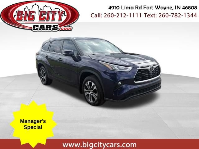 Used 2020 Toyota Highlander XLE AWD/4WD image 1