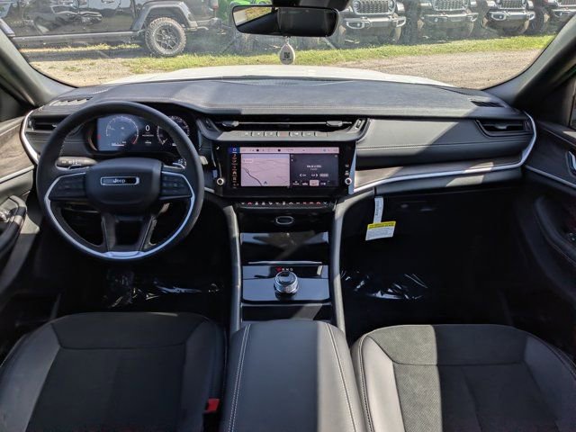 New 2026 Jeep Grand Cherokee Altitude RWD image 16