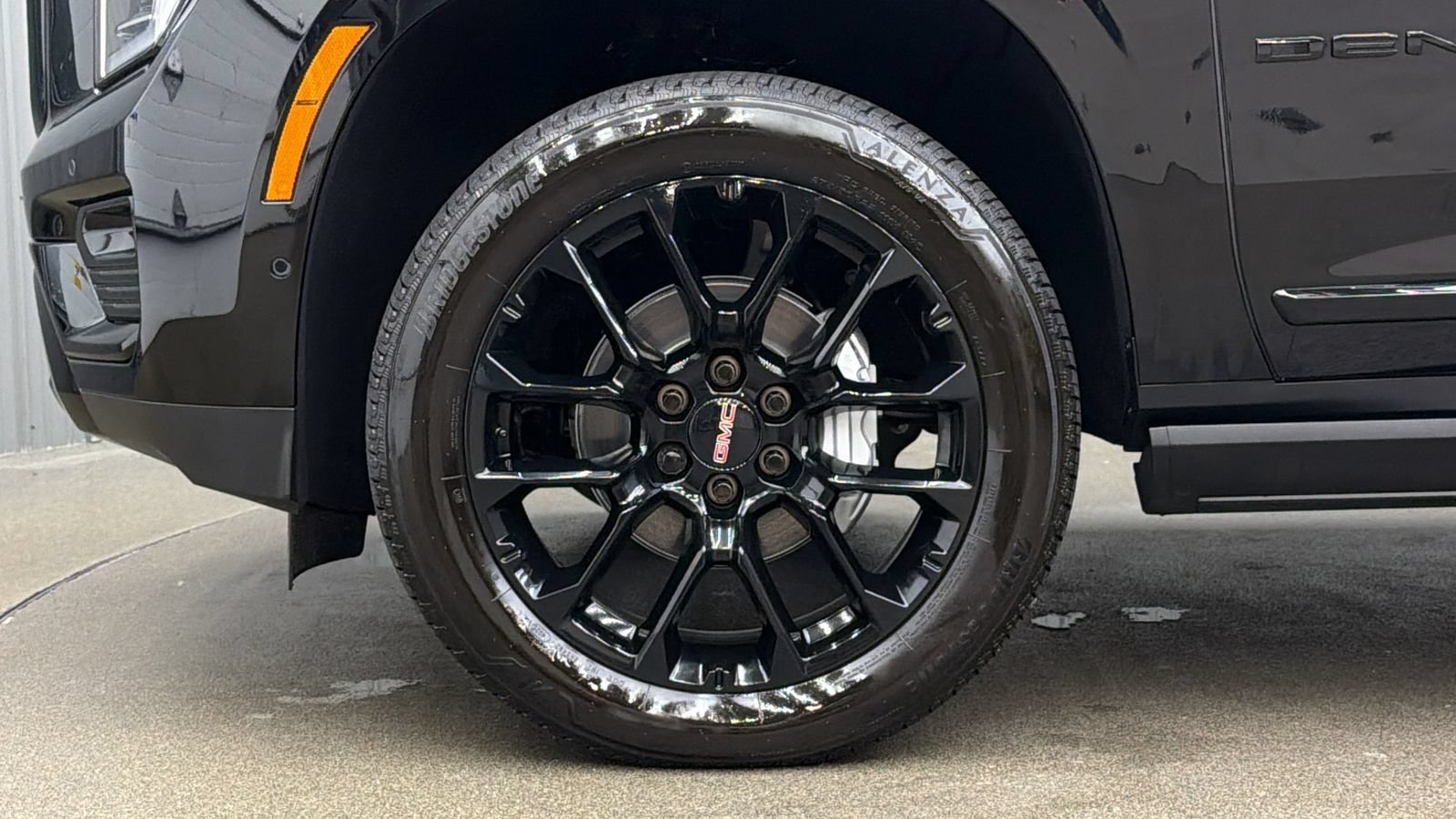Used 2026 GMC Yukon XL Denali w/ Sun & Power Step Package AWD/4WD image 10