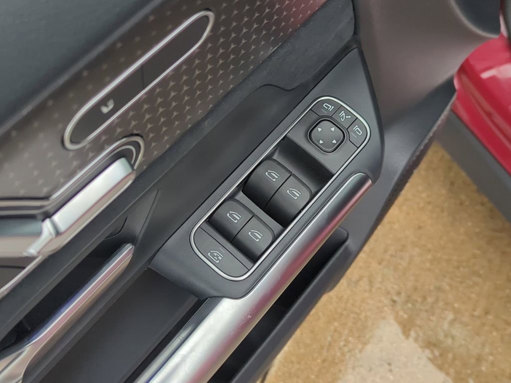 Used 2024 Mercedes-Benz GLA 35 AMG 4MATIC image 12