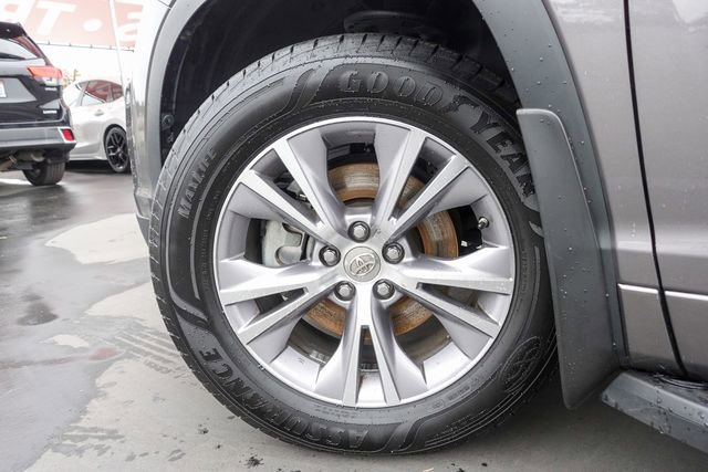 Used 2015 Toyota Highlander XLE image 11