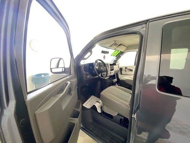 Used 2016 Chevrolet Express 3500 LT w/ LT Preferred Equipment Group RWD image 31