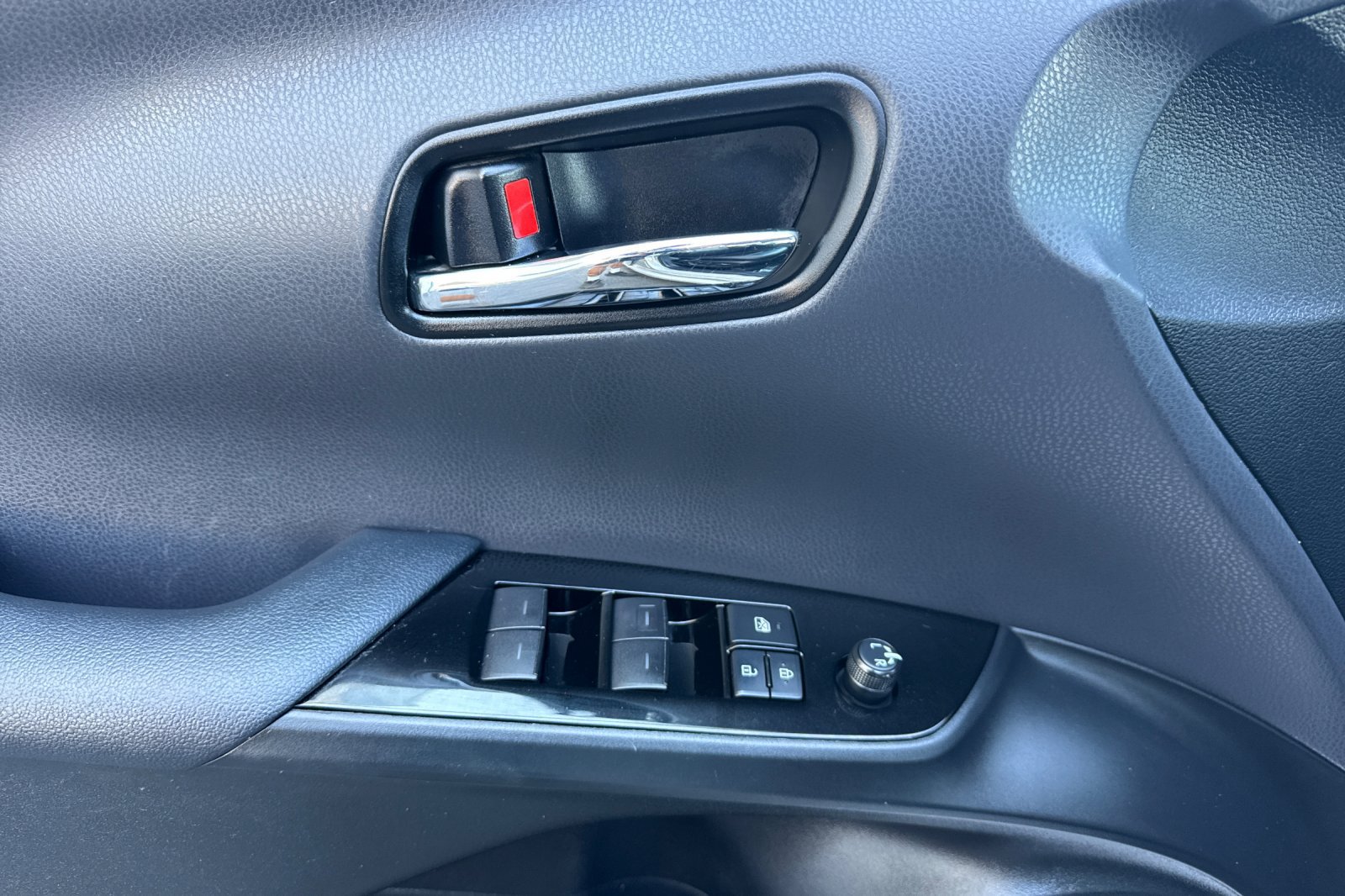Certified 2020 Toyota Prius Prime XLE FWD image 11